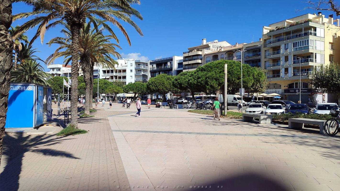 58 - Rosas - Paseo Maritime et Plage Nova.jpg
